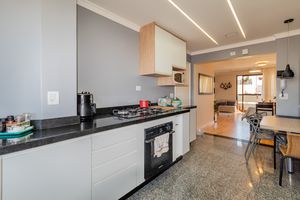 Image 26 - 328037