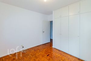 Image 19 - 328098