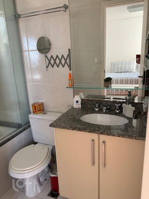 Image 19 - 328099
