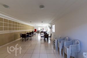 Image 12 - 328352