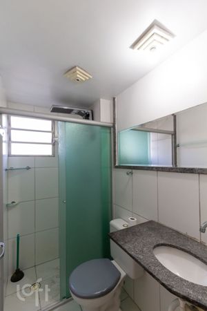 Image 19 - 328352