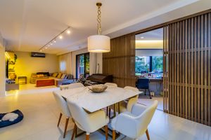 Image 10 - 328627
