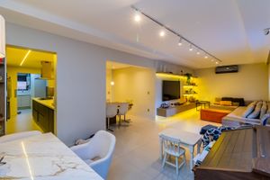 Image 11 - 328627