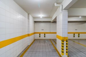 Image 38 - 328627