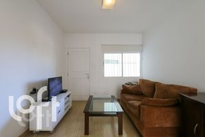 Image 11 - 328757