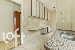 Image 22 - 328945