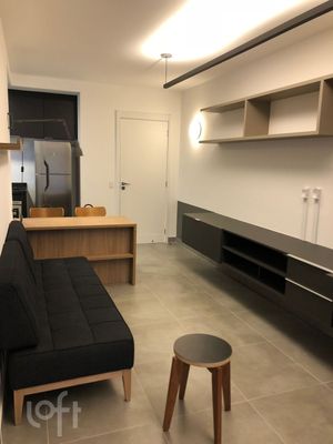 Image 21 - 329205