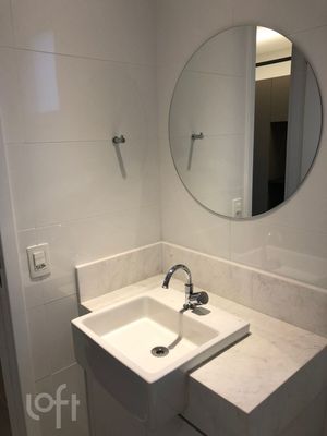 Image 19 - 329205