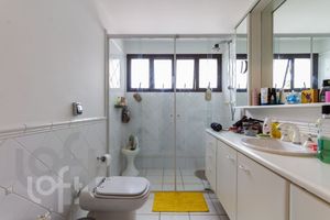 Image 35 - 329220