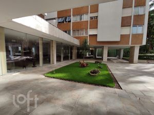 Image 27 - 329305