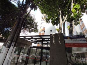 Image 31 - 329305