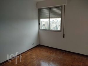 Image 17 - 329305