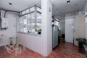 Image 10 - 329339