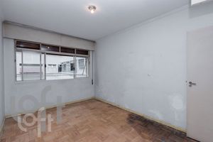 Image 25 - 329339
