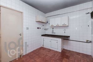 Image 6 - 329339
