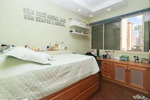 Image 22 - 329398
