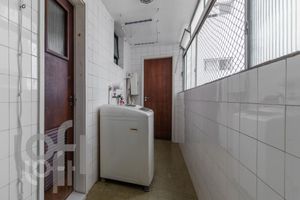 Image 10 - 329407