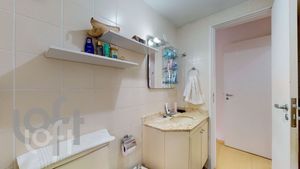Image 5 - 329566