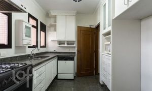 Image 17 - 329595