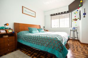 Image 19 - 329693