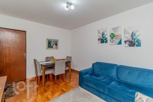 Image 21 - 329940
