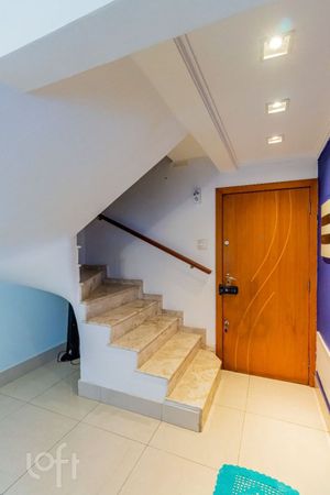 Image 7 - 330072