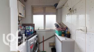 Image 21 - 330255