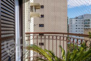 Image 4 - 330447
