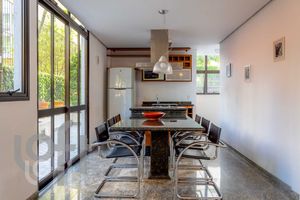 Image 33 - 330447