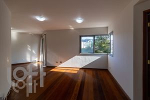Image 17 - 330626