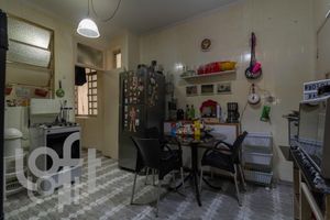 Image 10 - 330850