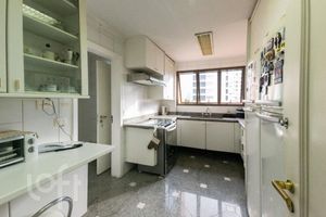 Image 22 - 331110