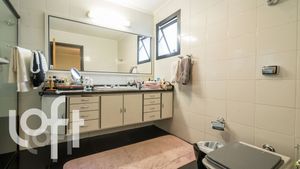 Image 32 - 331761