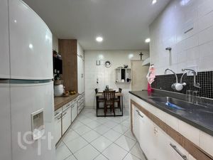 Image 8 - 332064