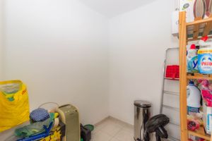 Image 33 - 332417