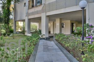 Image 25 - 332463