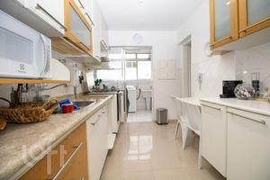 Image 13 - 332607