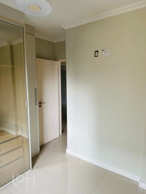 Image 17 - 334261