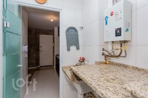 Image 33 - 334385