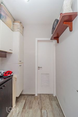 Image 33 - 335982
