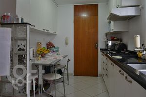 Image 19 - 336235
