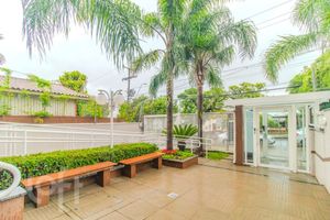 Image 3 - 337941