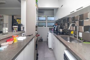 Image 17 - 337985