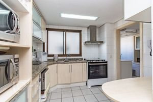 Image 29 - 338016