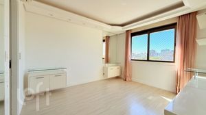 Image 19 - 338689