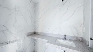 Image 18 - 338857