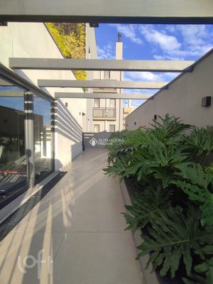 Image 10 - 338945