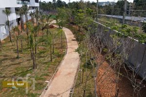Image 10 - 339355