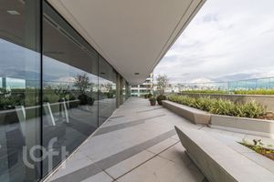 Image 10 - 339422