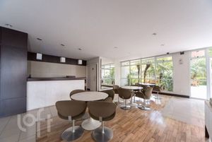 Image 14 - 339737